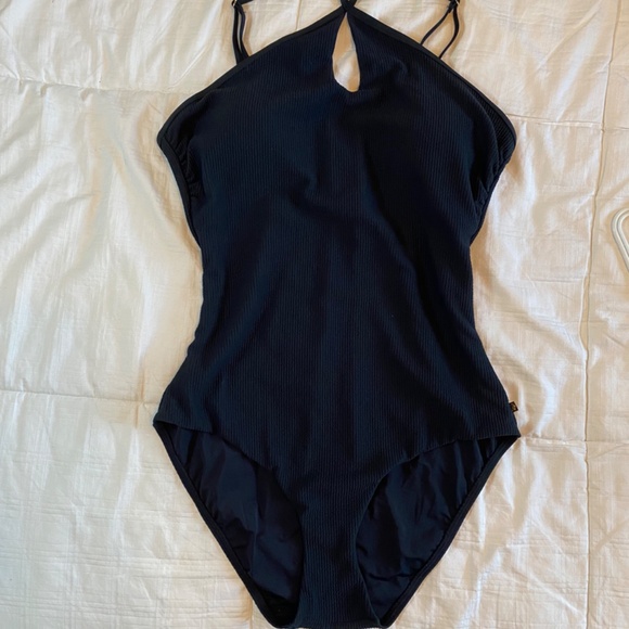 🌟NWOT - new XL Black Cross Front One-piece Swimsuit -La Vie en Rose - Picture 5 of 6